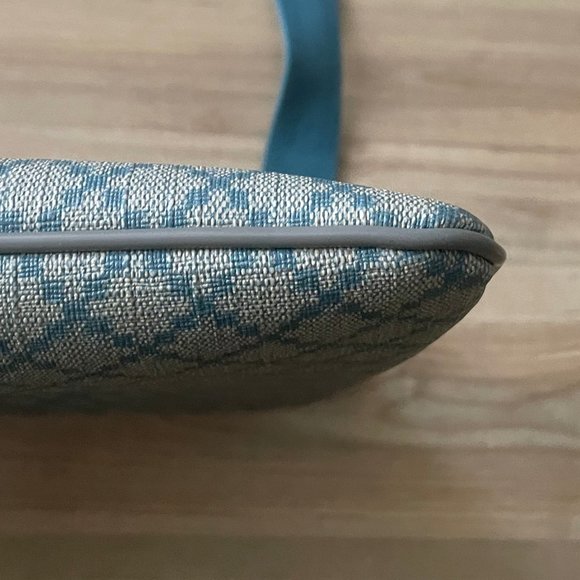 Authentic Gucci Messenger Bag - Picture 6 of 10